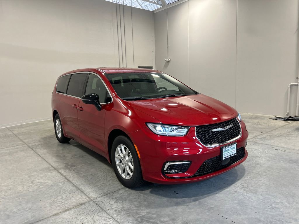 New 2026 Chrysler Pacifica Select image 4