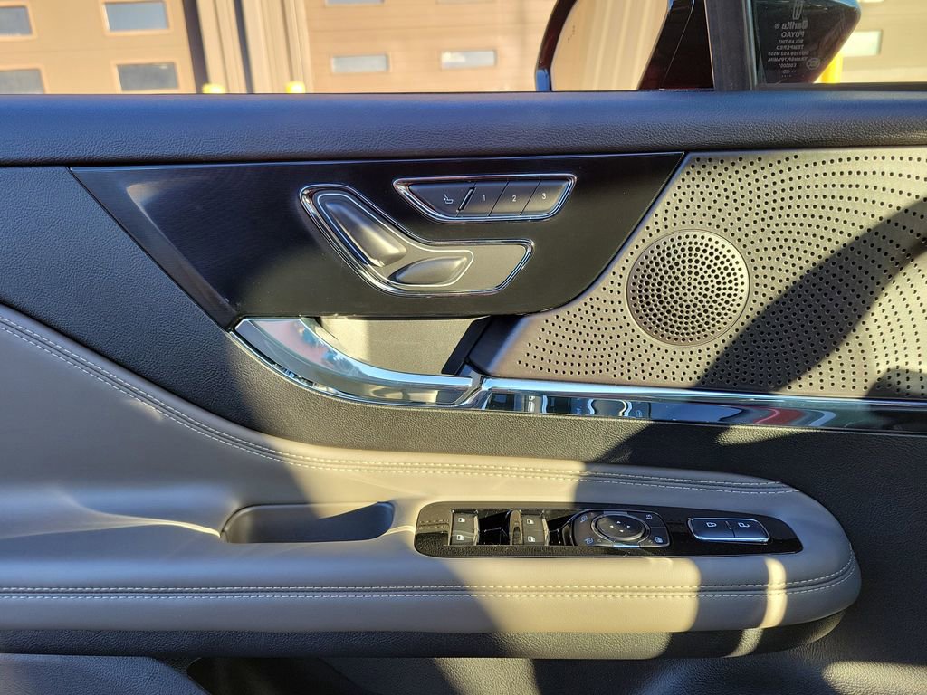New 2026 Lincoln Corsair Premiere image 18