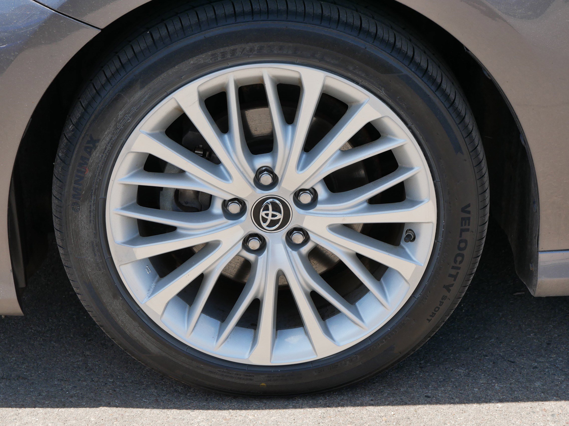 Used 2018 Toyota Camry XLE FWD image 15