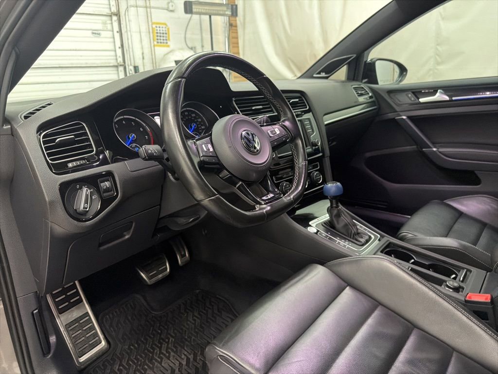 Used 2016 Volkswagen Golf 4-Door image 12