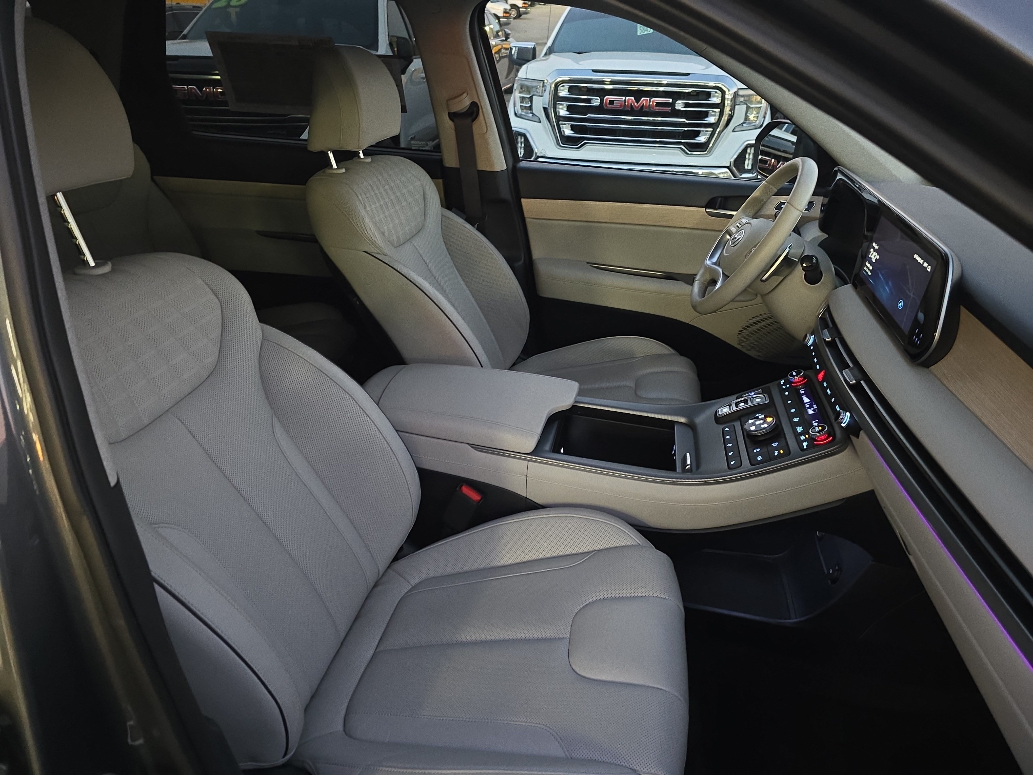 Used 2025 Hyundai Palisade Limited AWD/4WD image 10