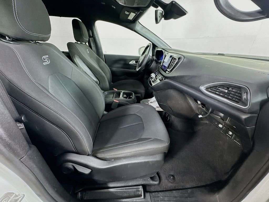 Used 2019 Chrysler Pacifica Touring Plus w/ Advanced Safetytec Group image 35