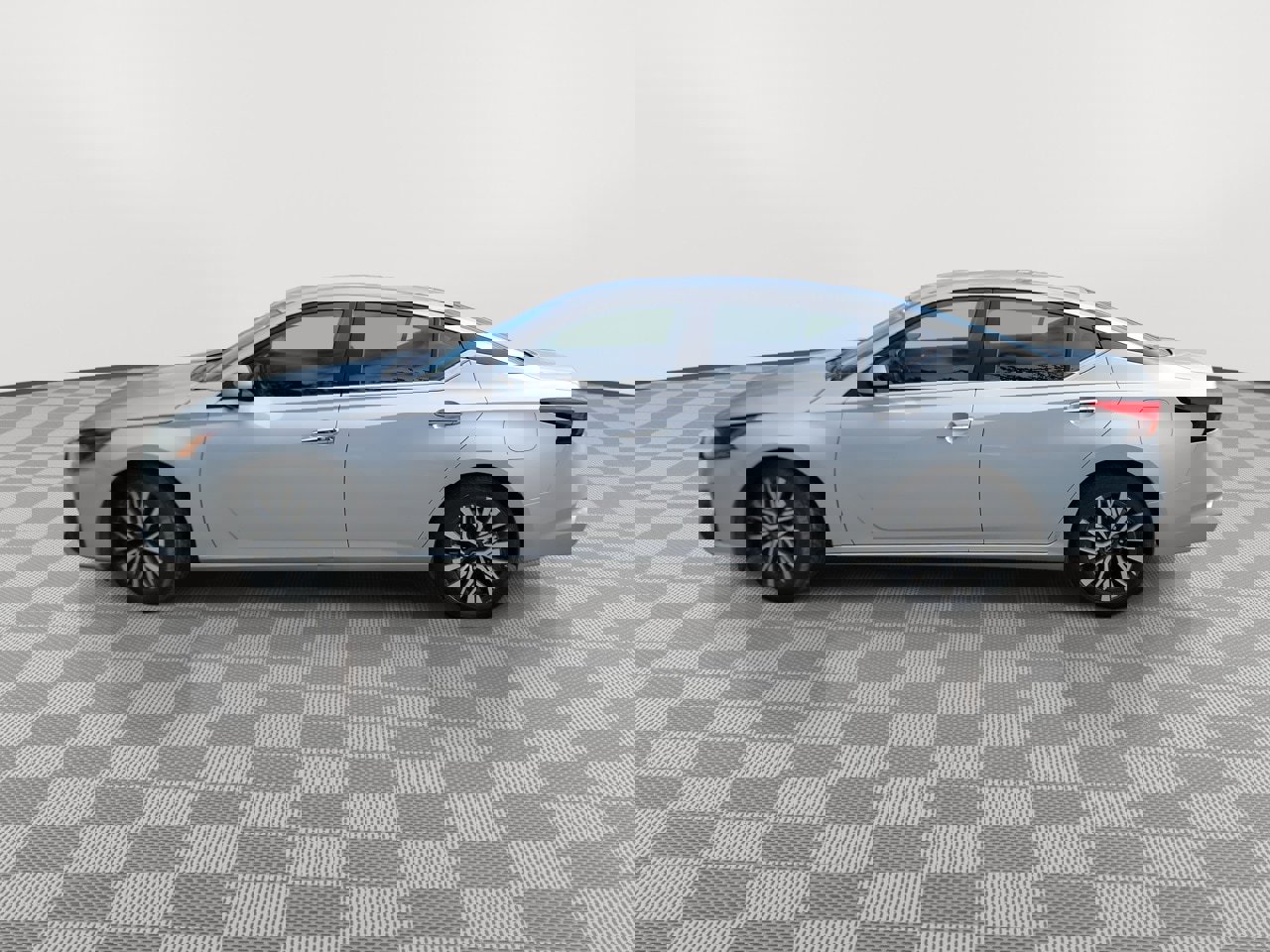 Used 2023 Nissan Altima 2.5 SV image 5