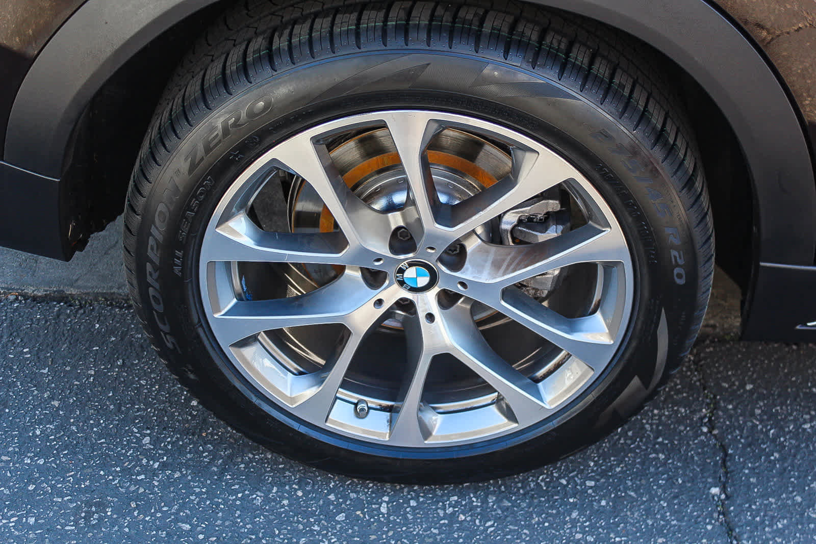 Certified 2023 BMW X6 xDrive40i image 8