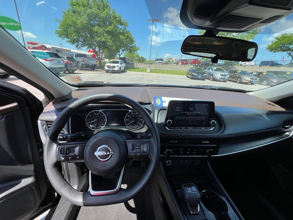 Used 2023 Nissan Rogue S AWD/4WD image 36