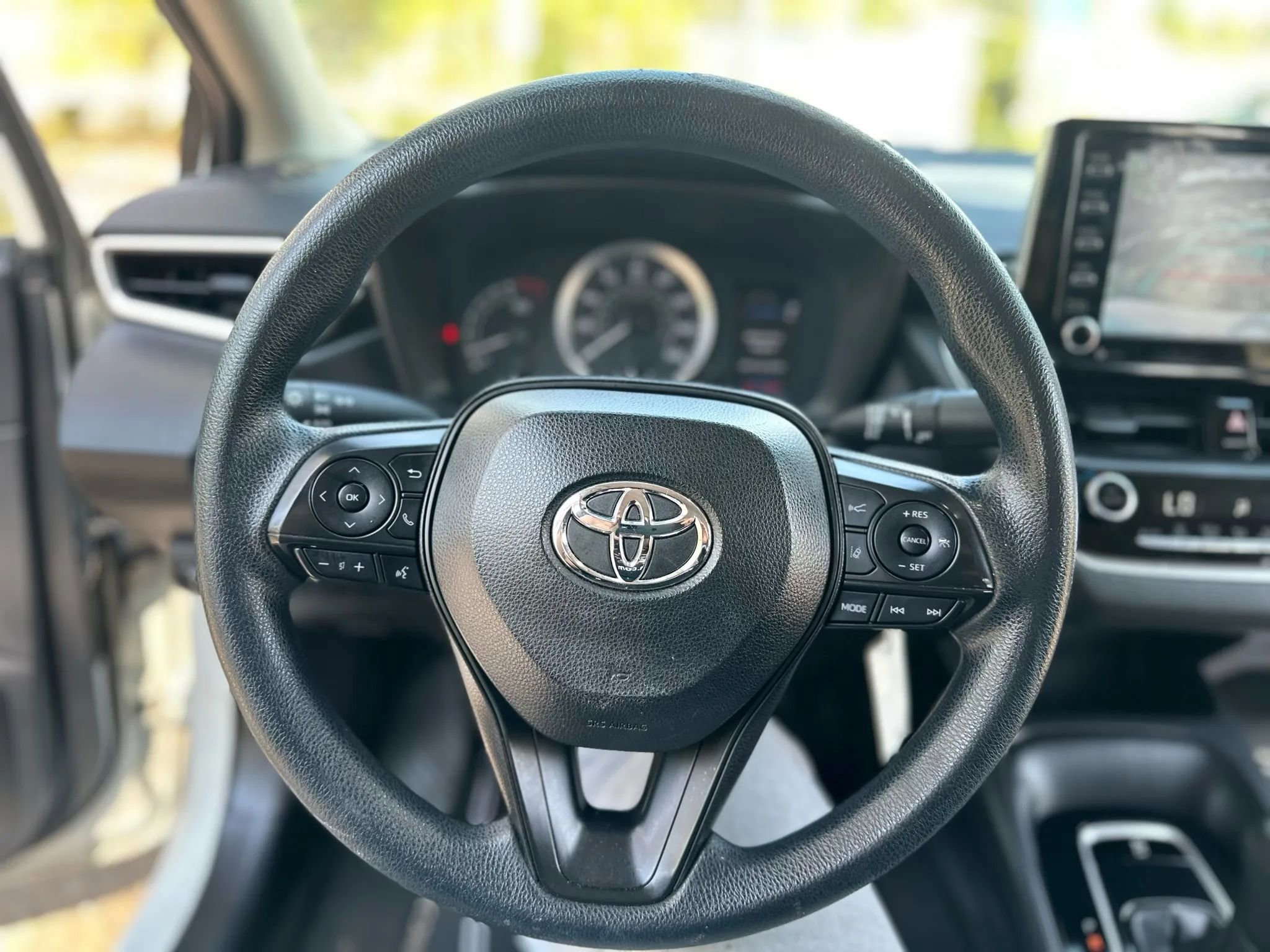 Used 2021 Toyota Corolla LE FWD image 9