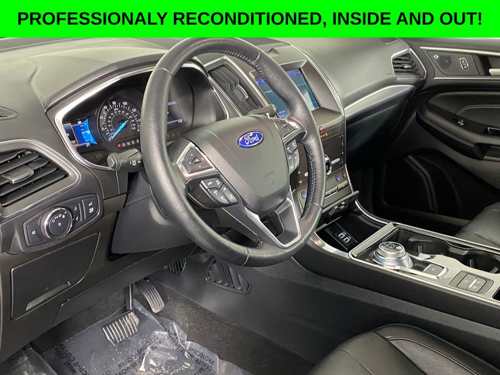 Used 2020 Ford Edge Titanium w/ Equipment Group 301A image 7