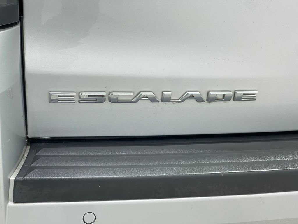 Used 2018 Cadillac Escalade Premium Luxury image 45