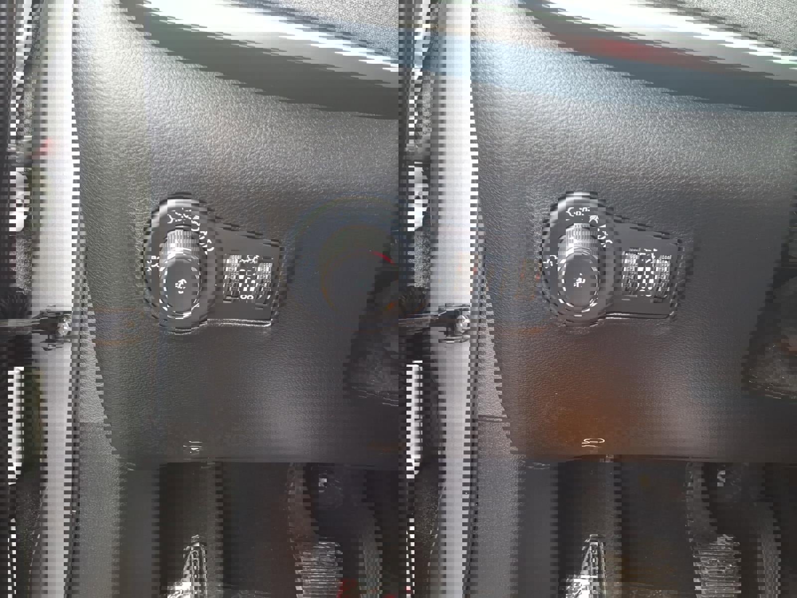 Used 2022 Jeep Compass Latitude w/ Sun and Sound Group image 14