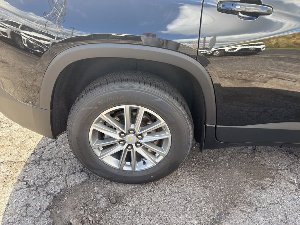 Used 2022 Chevrolet Traverse LT image 35