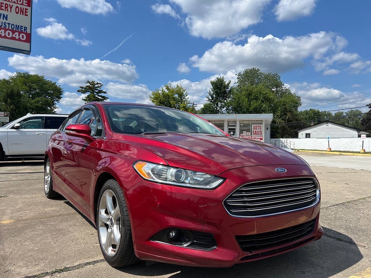 Used 2016 Ford Fusion SE w/ Equipment Group 201A FWD image 4