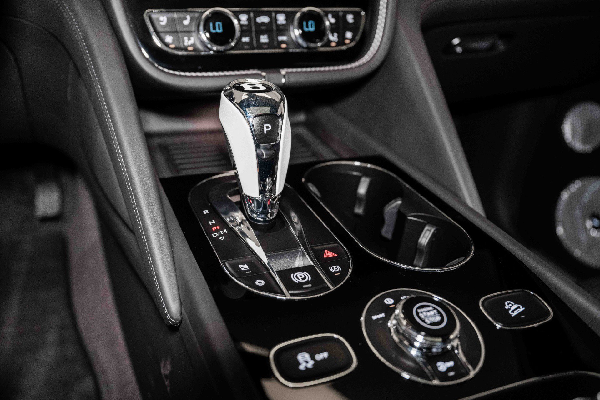 Used 2024 Bentley Bentayga image 39