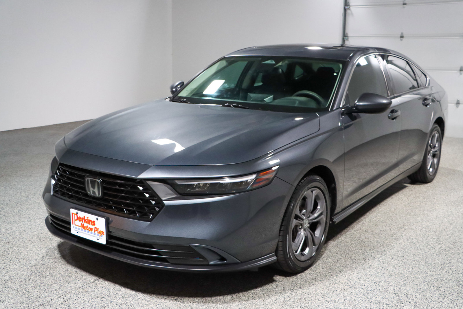Used 2023 Honda Accord EX image 30