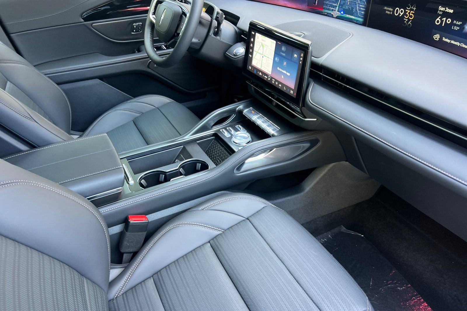 New 2026 Lincoln Nautilus Reserve w/ Jet Appearance Package AWD/4WD image 13
