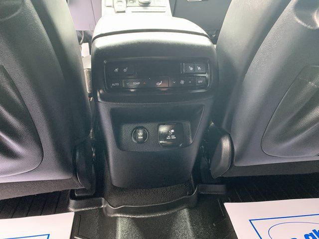 Used 2023 Hyundai Palisade Calligraphy image 17