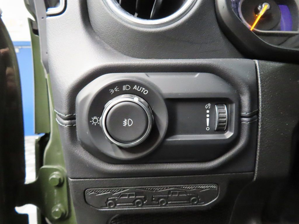 Used 2024 Jeep Wrangler Unlimited Sahara w/ Technology Group image 43