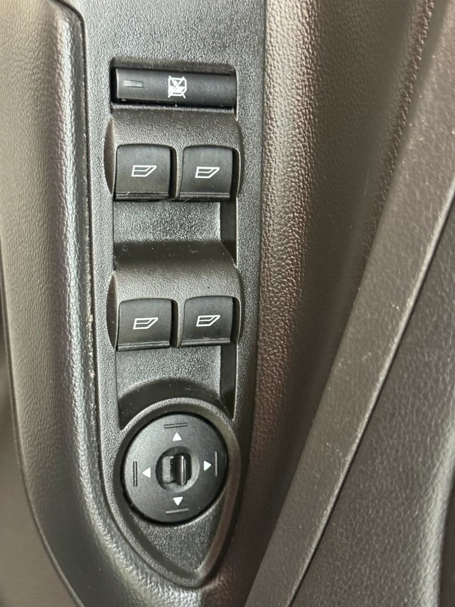 Used 2017 Ford Escape SE AWD/4WD image 25