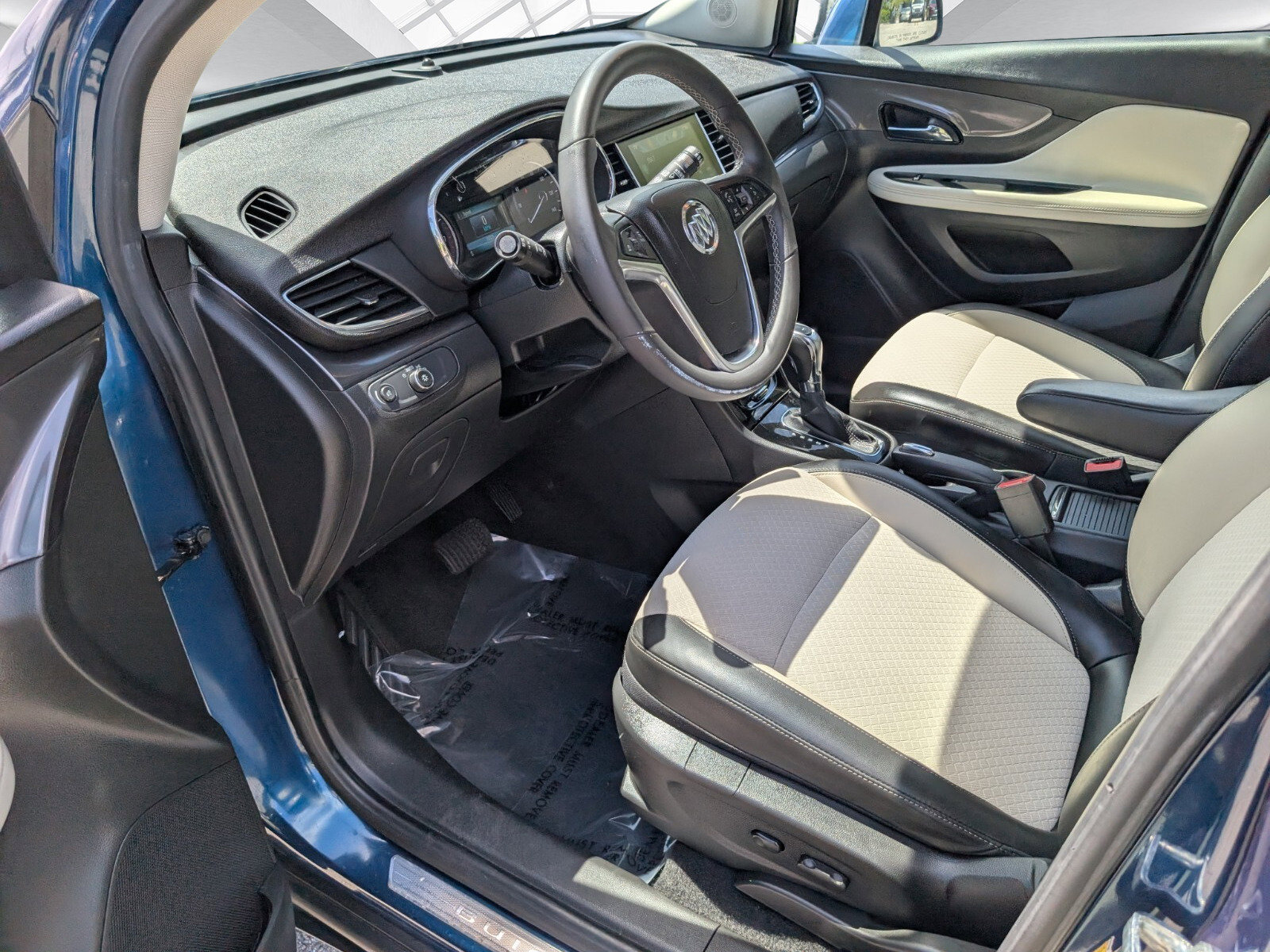 Used 2020 Buick Encore Preferred w/ Safety Package image 8