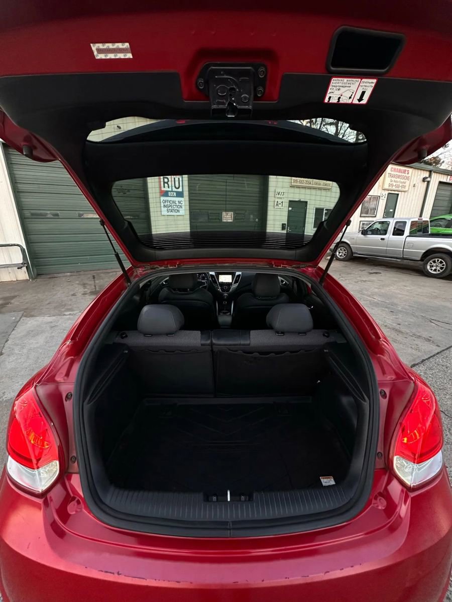 Used 2014 Hyundai Veloster w/ Technology Package 03 image 16