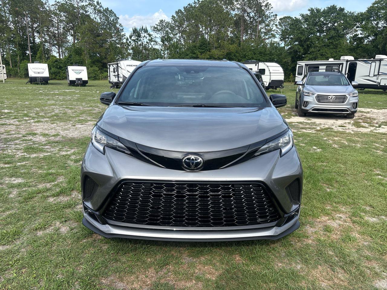 Used 2026 Toyota Sienna XSE AWD/4WD image 2