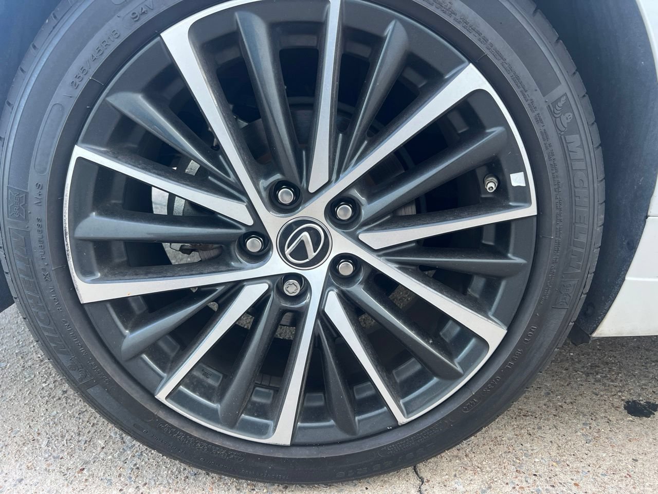 Used 2024 Lexus ES 300h w/ Premium Package FWD image 16