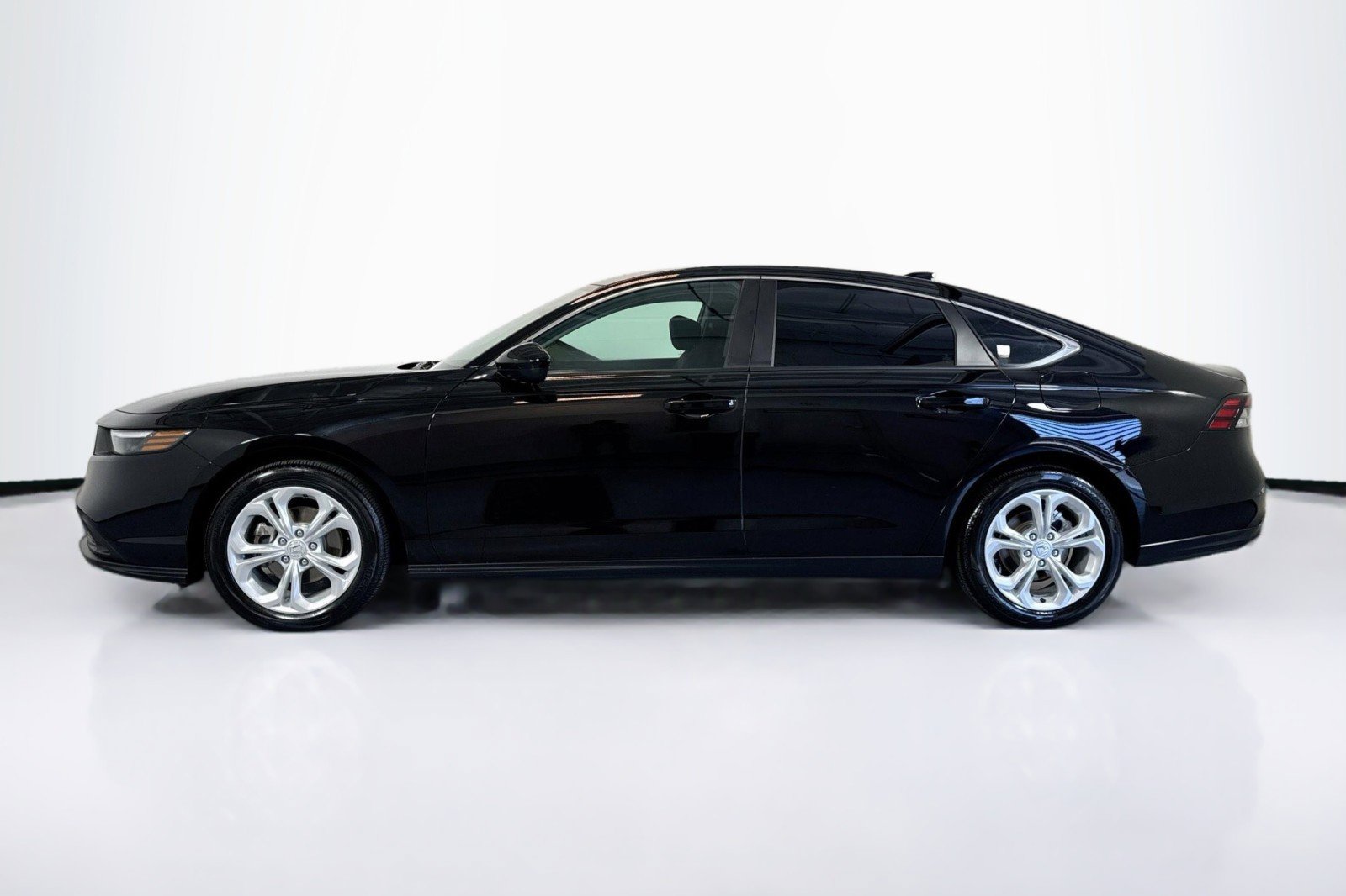 Used 2024 Honda Accord LX image 8
