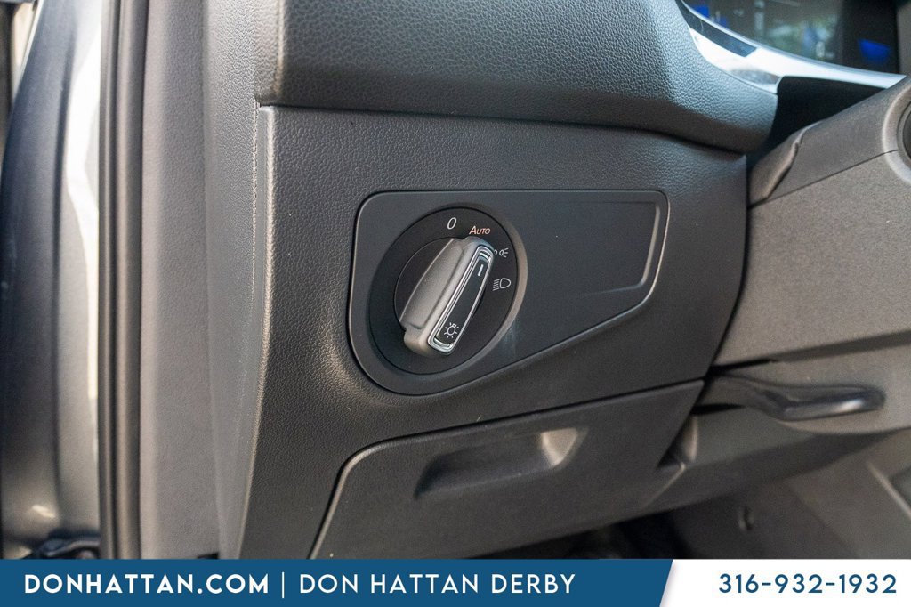 Used 2024 Volkswagen Tiguan SE AWD/4WD image 16
