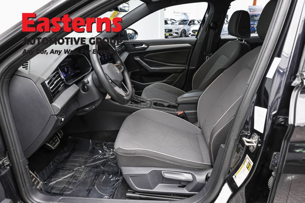 Used 2025 Volkswagen Jetta Sport FWD image 15