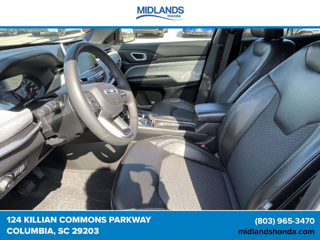 Used 2025 Jeep Compass Latitude w/ Sun & Sound Group AWD/4WD image 14