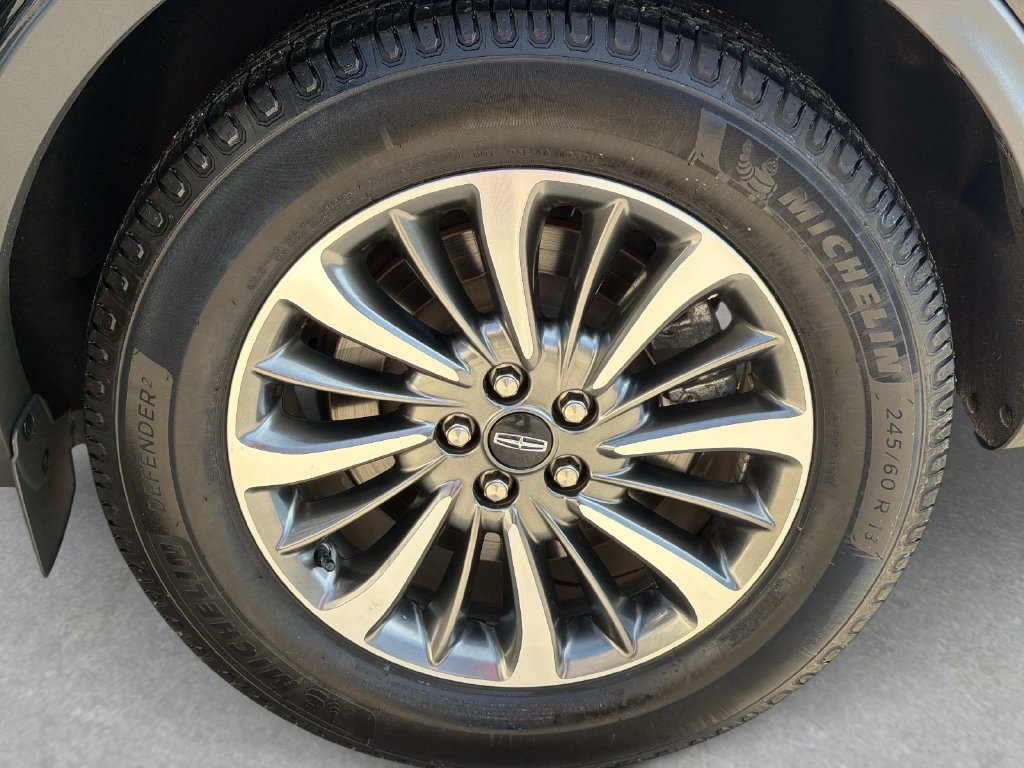 Used 2023 Lincoln Nautilus AWD w/ Premium Package image 12
