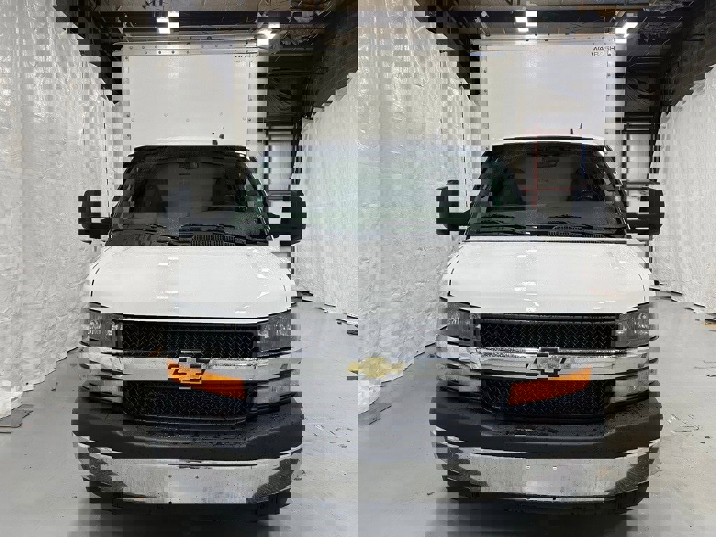 Used 2022 Chevrolet Express 3500 w/ Power Convenience Package image 2