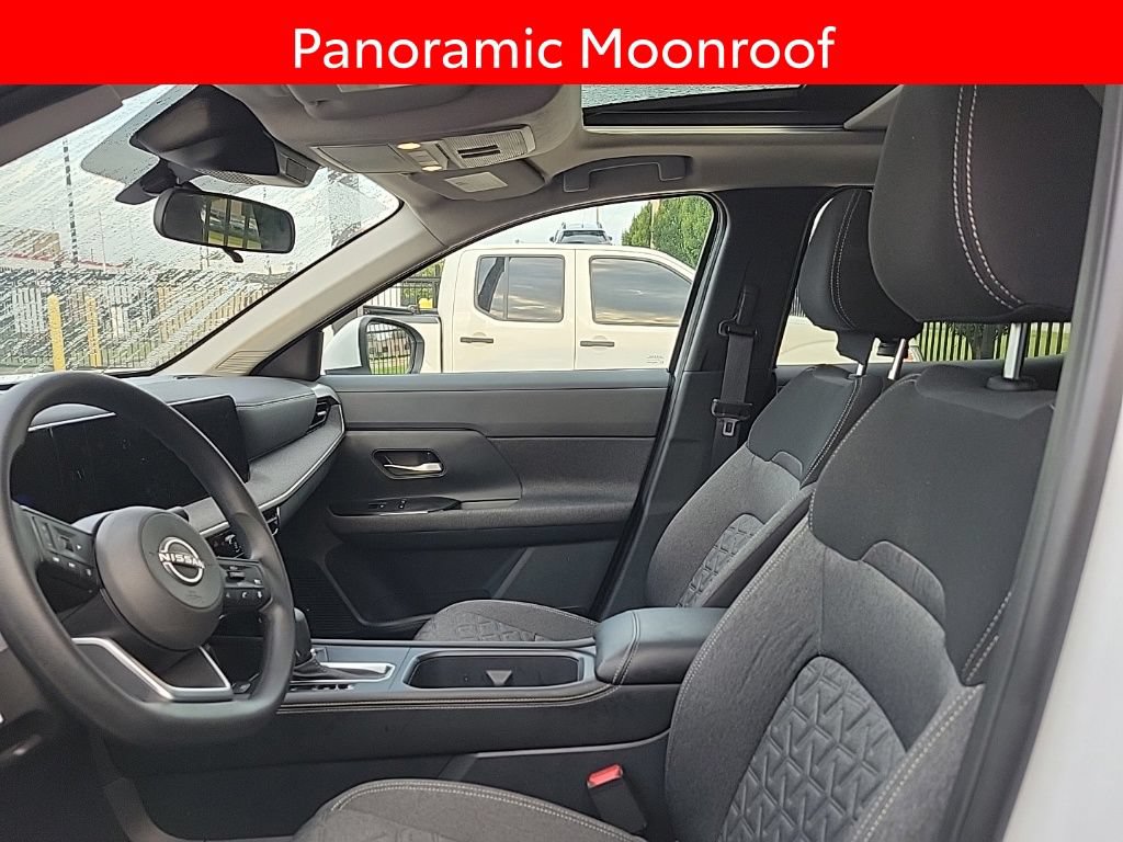 Used 2025 Nissan Kicks SV w/ SV Premium Package AWD/4WD image 6