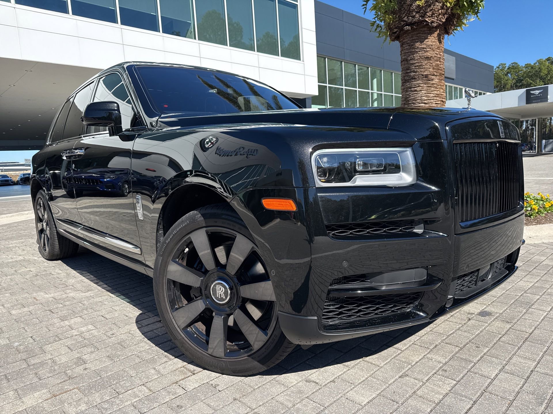 Used 2022 Rolls-Royce Cullinan image 1