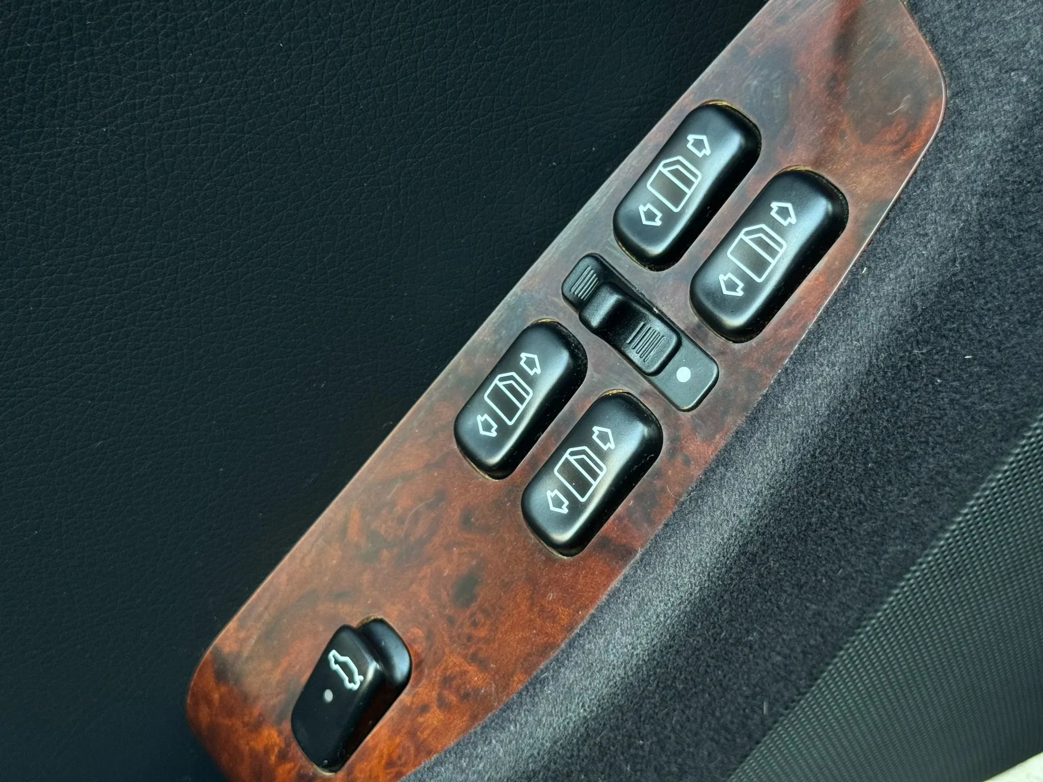 Used 2001 Mercedes-Benz S 55 AMG image 40