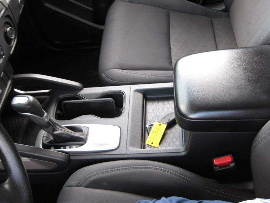 Used 2025 Nissan Frontier SV image 24