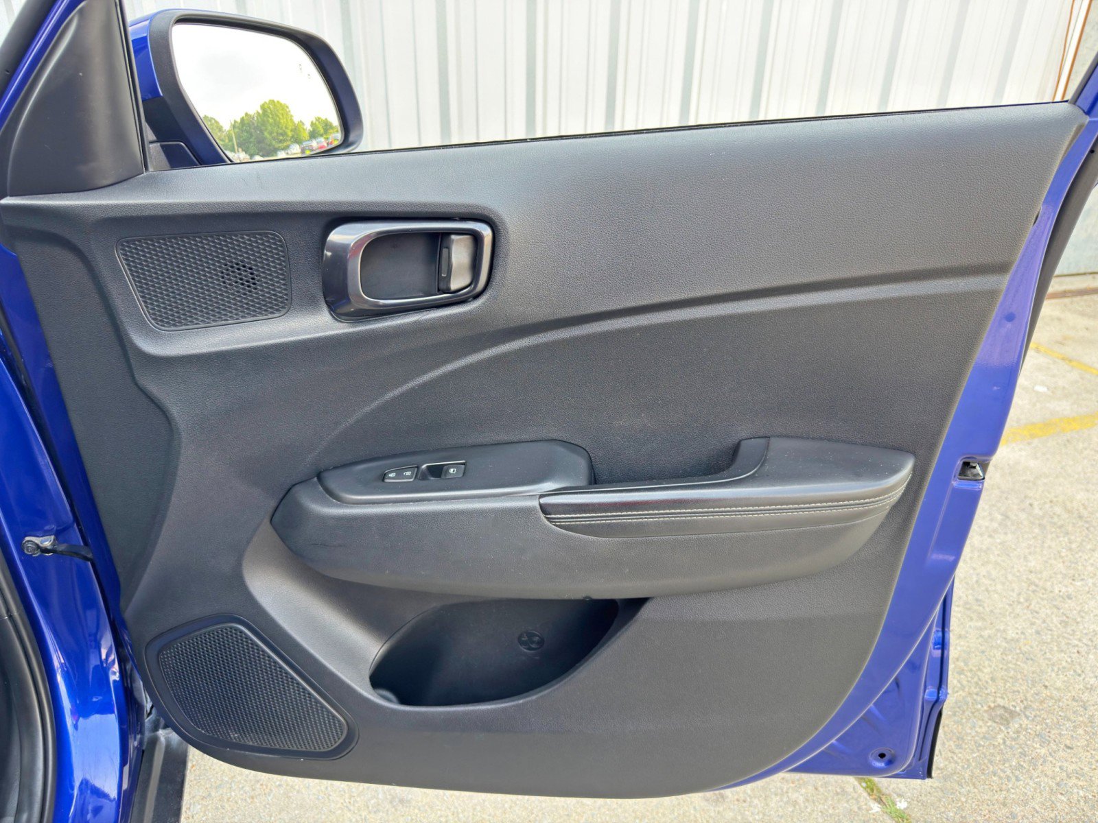 Used 2022 Hyundai Venue Limited w/ Cargo Package image 39