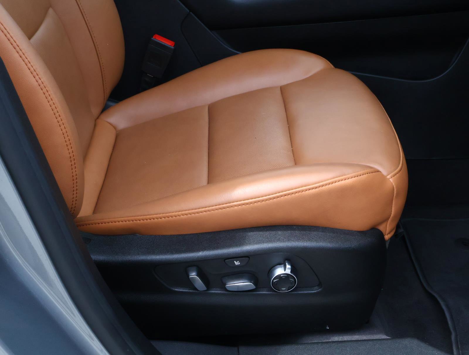 Used 2024 Cadillac XT4 Sport FWD image 24