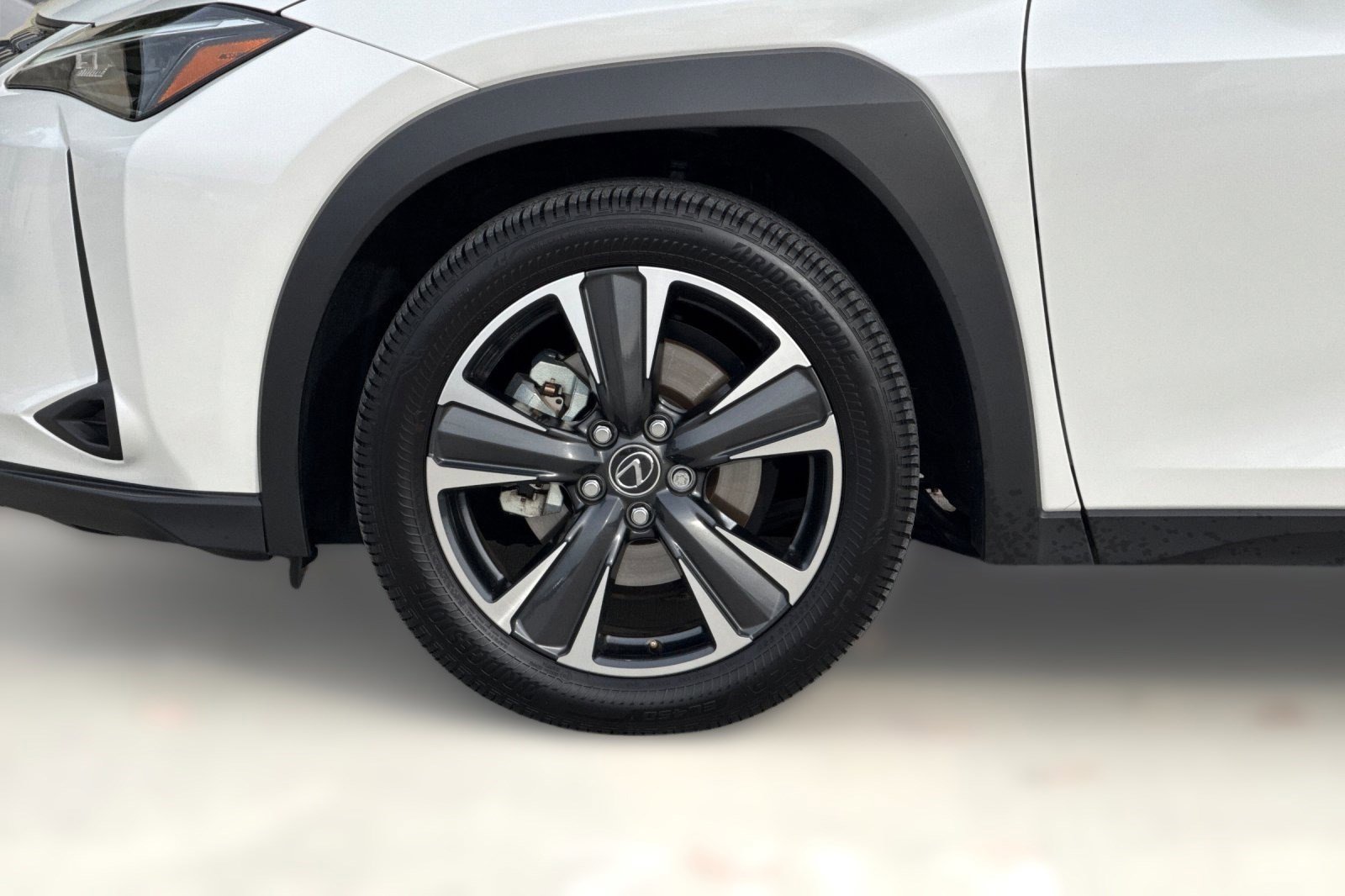 Certified 2025 Lexus UX 300h FWD w/ Accessory Package (Z2) image 13