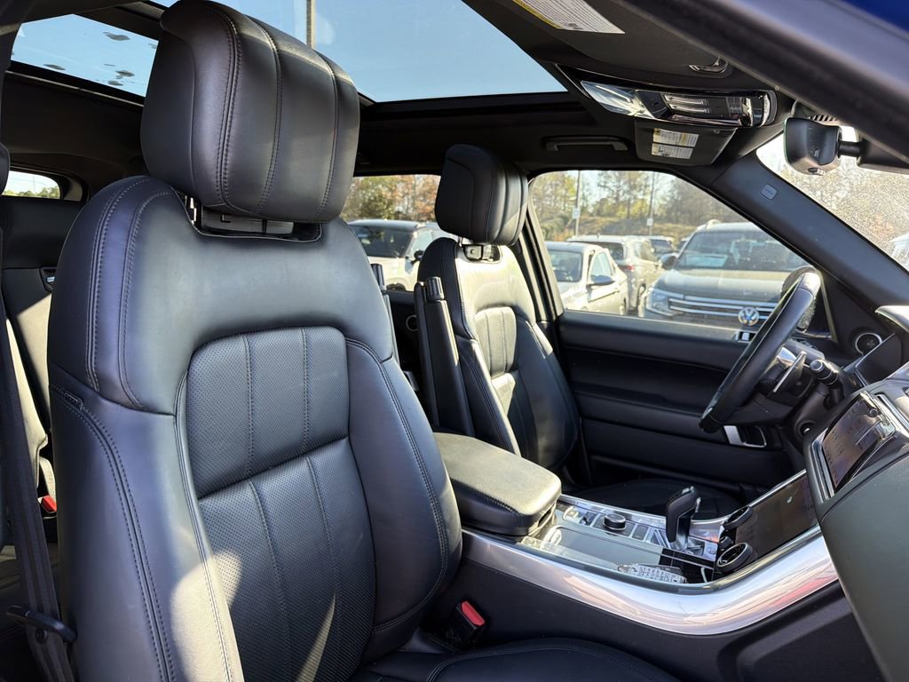 Used 2020 Land Rover Range Rover Sport HSE Dynamic image 16