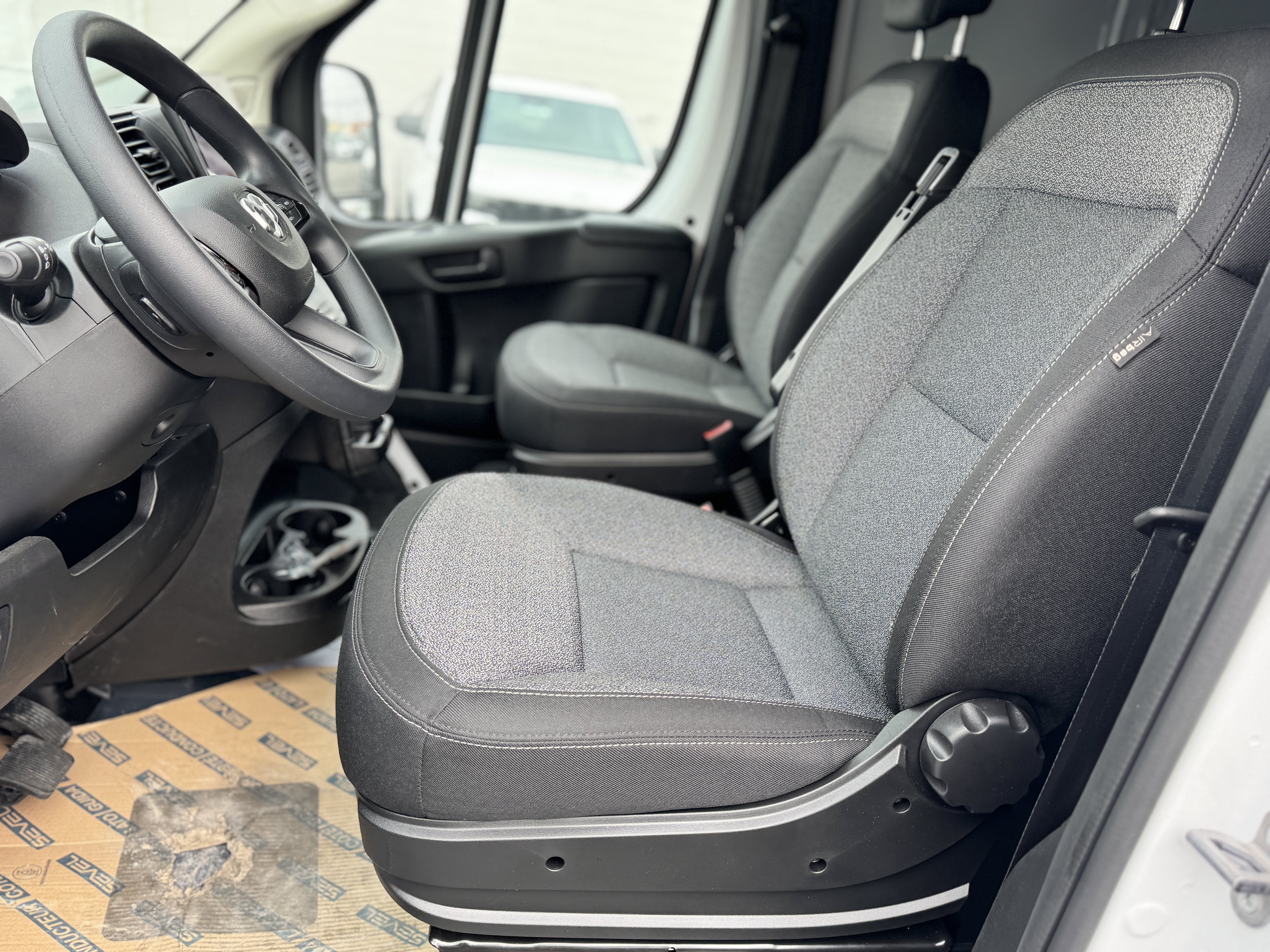 New 2025 RAM ProMaster 3500 w/ Convenience Group FWD image 11