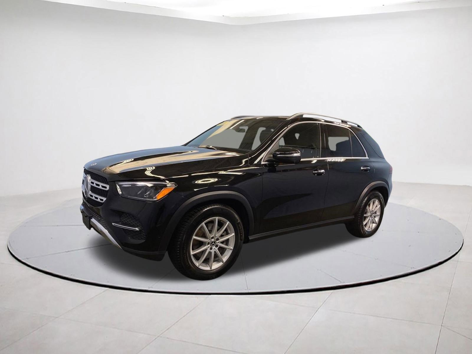 Used 2025 Mercedes-Benz GLE 350 4MATIC image 3