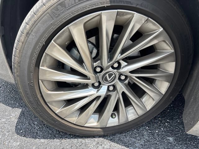 Used 2019 Lexus ES 350 Ultra Luxury FWD image 4