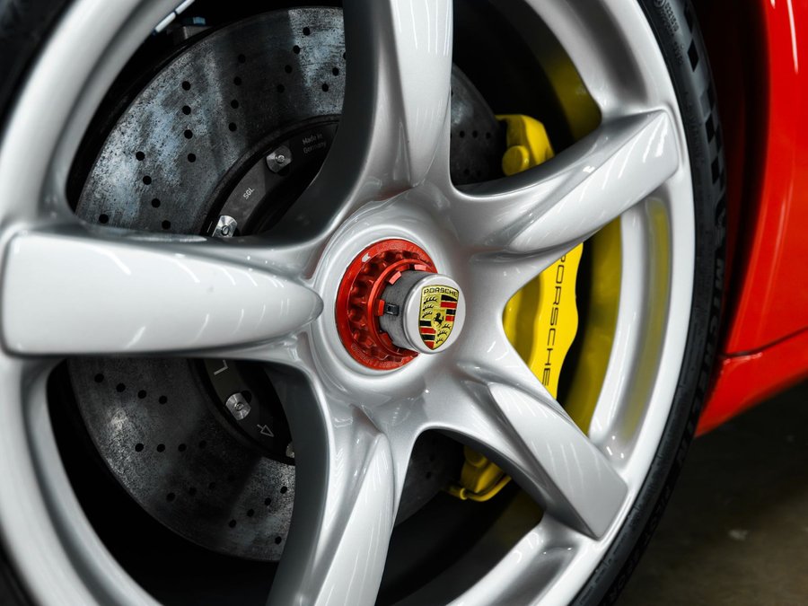 Used 2005 Porsche Carrera GT RWD image 13