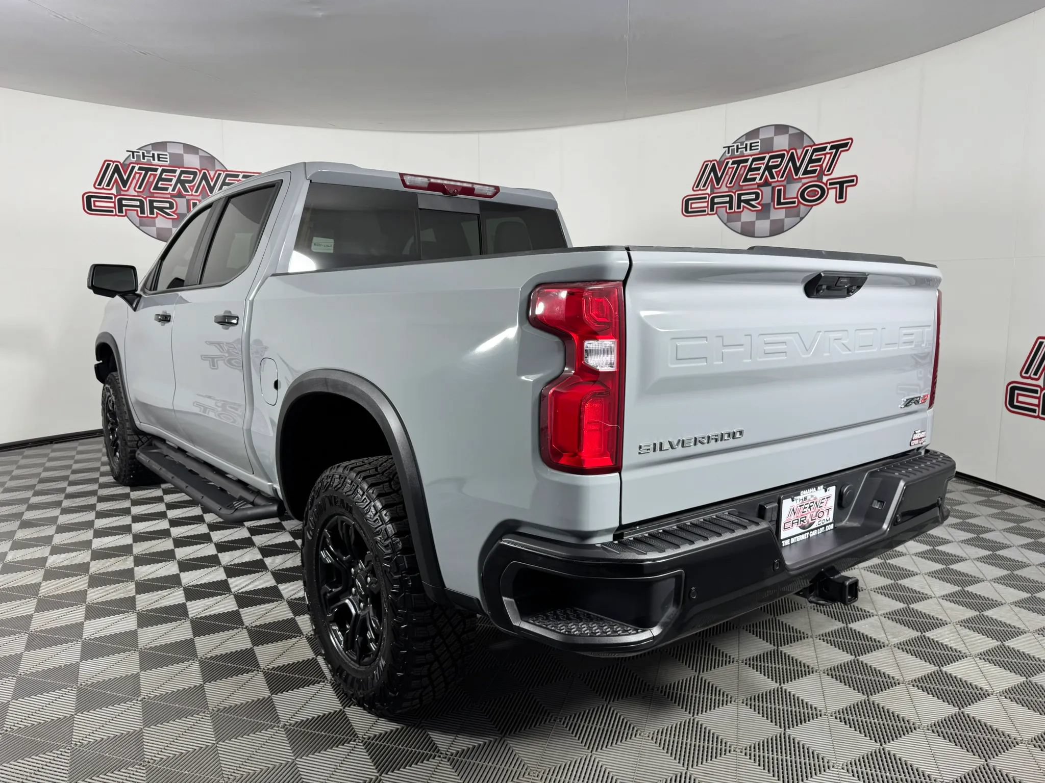 Used 2025 Chevrolet Silverado 1500 ZR2 w/ Technology Package AWD/4WD image 5
