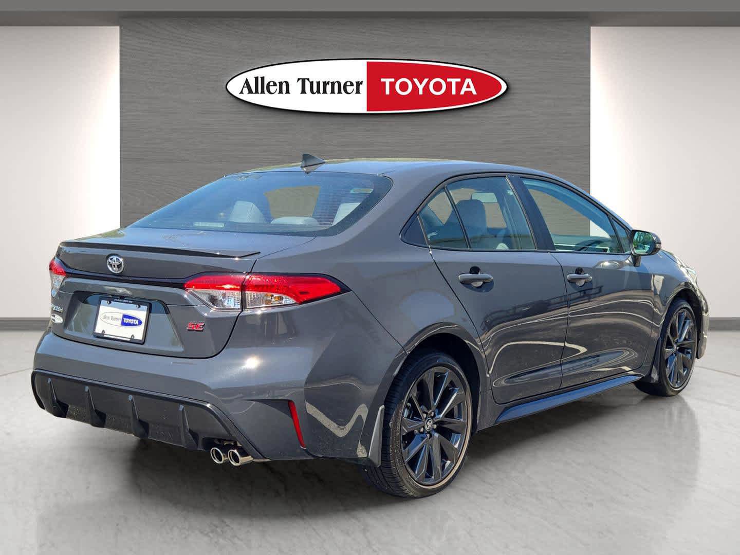 Used 2025 Toyota Corolla SE FWD image 6