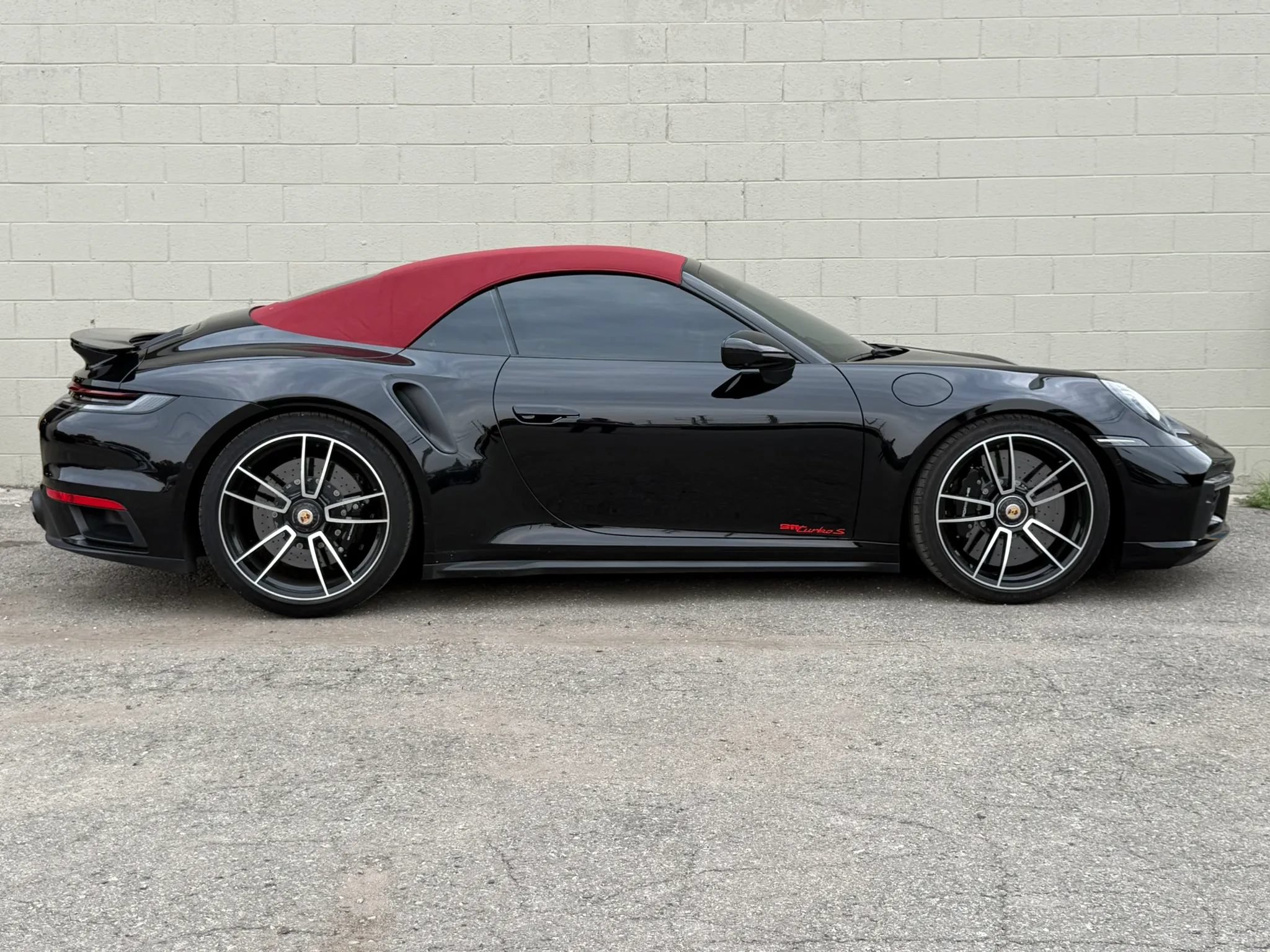Used 2024 Porsche 911 Turbo S AWD/4WD image 17