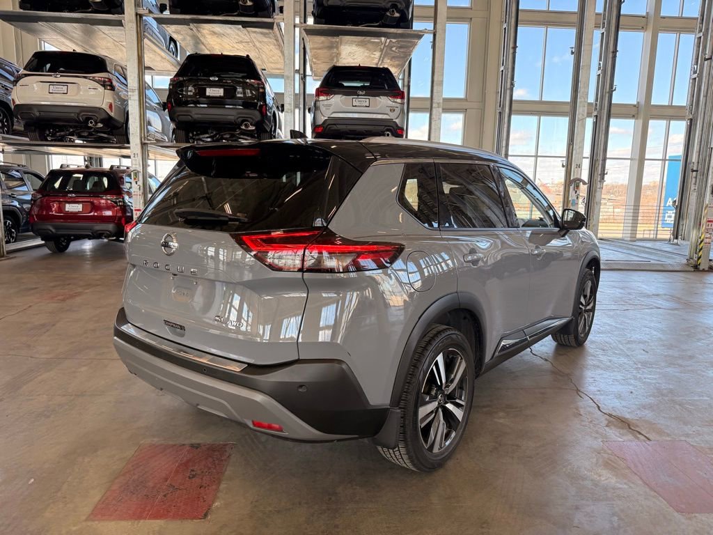 Used 2021 Nissan Rogue SL image 3