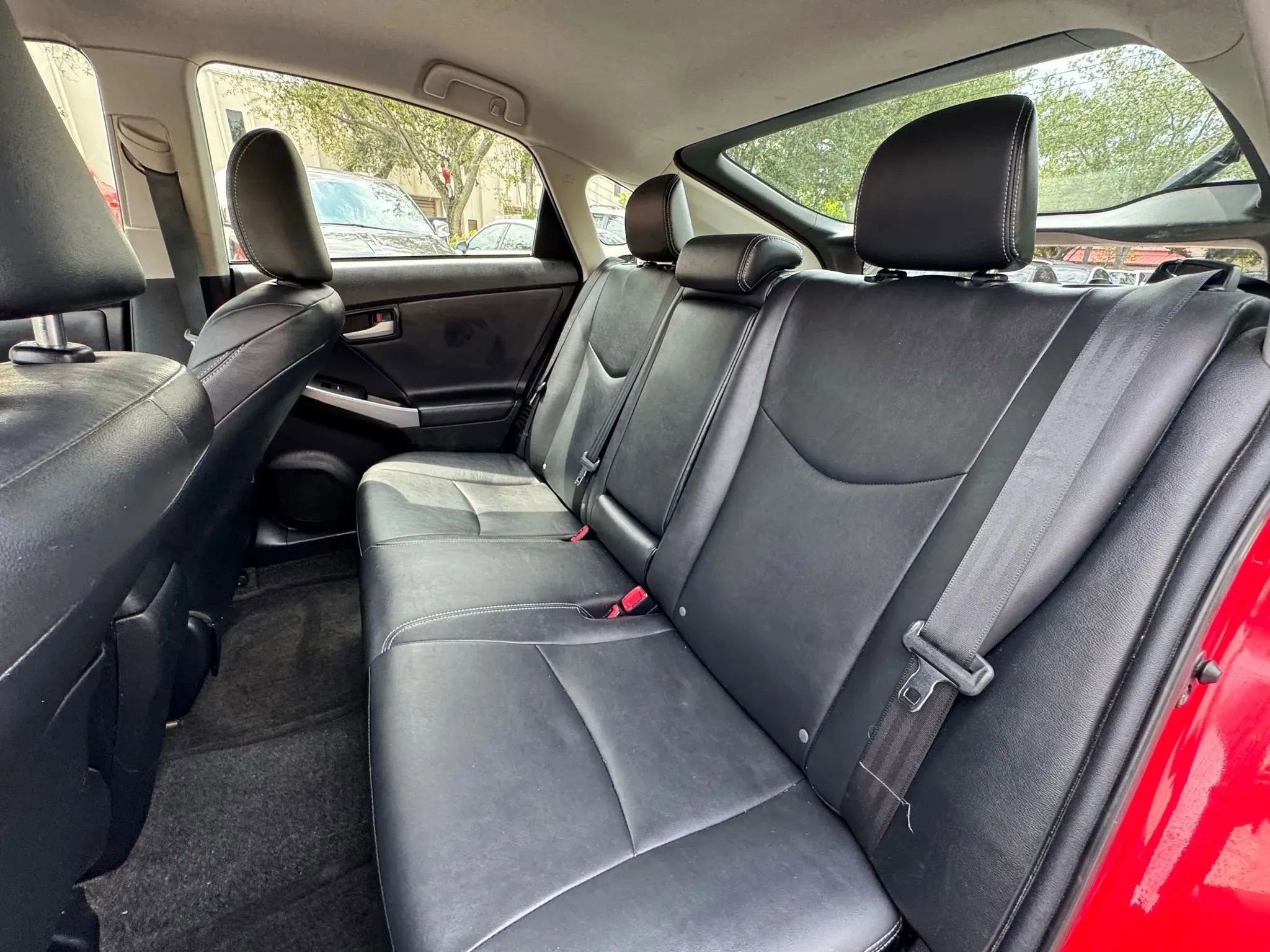 Used 2015 Toyota Prius Five image 25