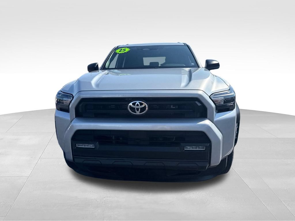 Used 2025 Toyota 4Runner SR5 AWD/4WD image 9