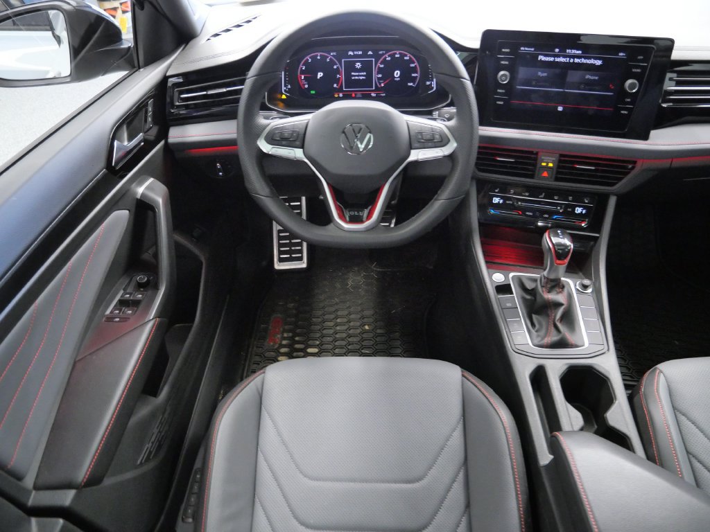 Used 2026 Volkswagen Jetta GLI Autobahn FWD image 18